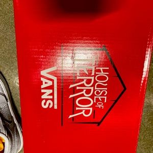 Vans house of horror “IT” limited edition shoes, perfect for spooky Szn 👻